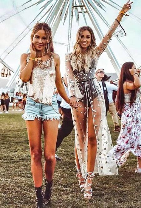 30 gleaming outfits at Coachella 2022 - review by ETERESHOP