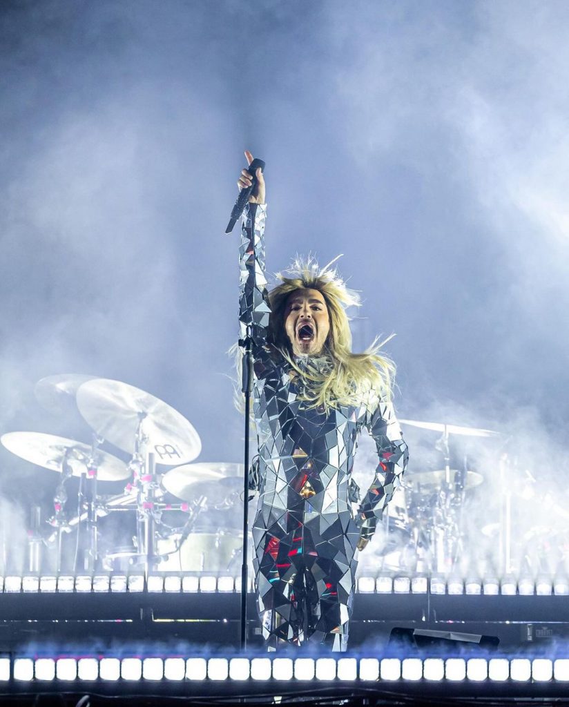 Bill Kaulitz from Tokio Hotel in a Silver Mirror Suit by ETERESHOP